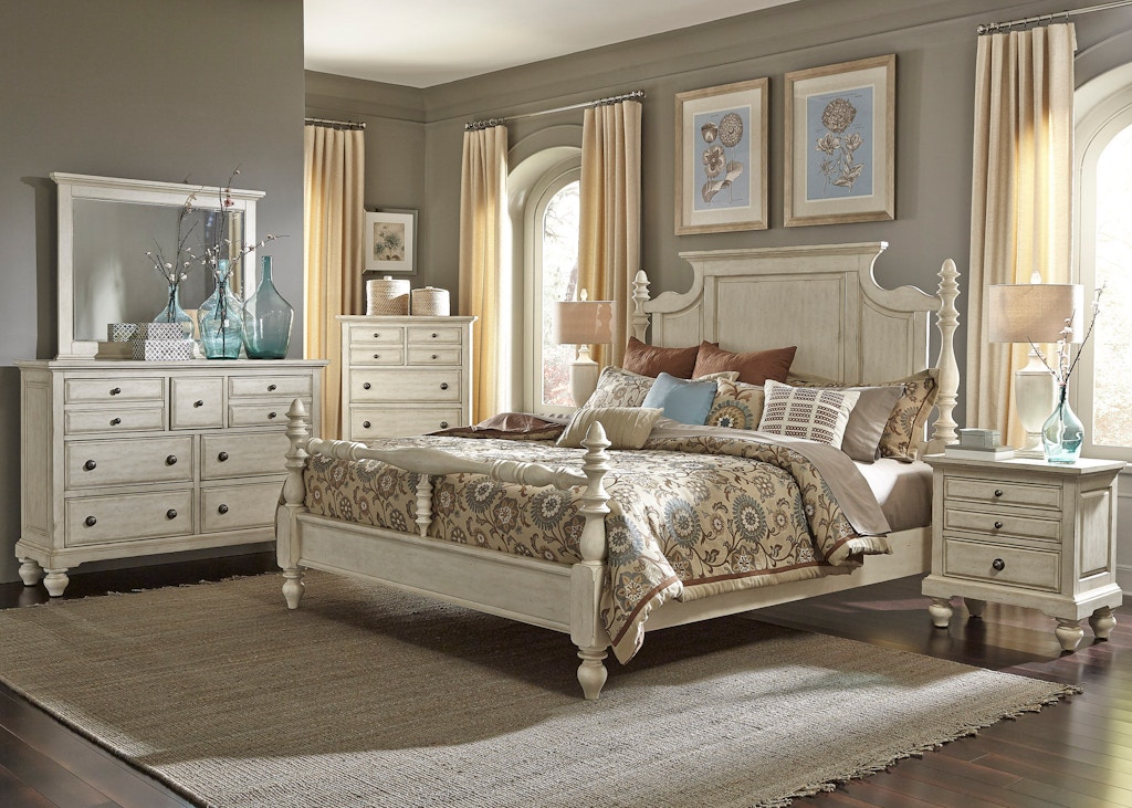 Liberty Furniture Bedroom Queen Poster Bed, Dresser and Mirror